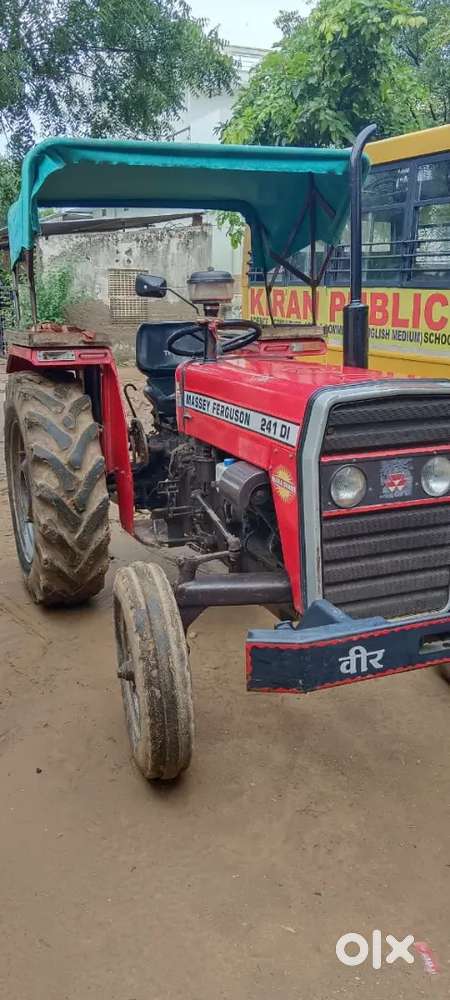 Massey Ferguson 241 di tractor , Massey Ferguson tractor