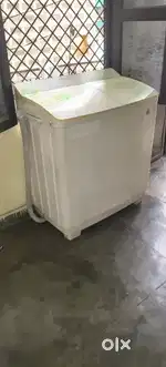 Lloyd semi automatic machine