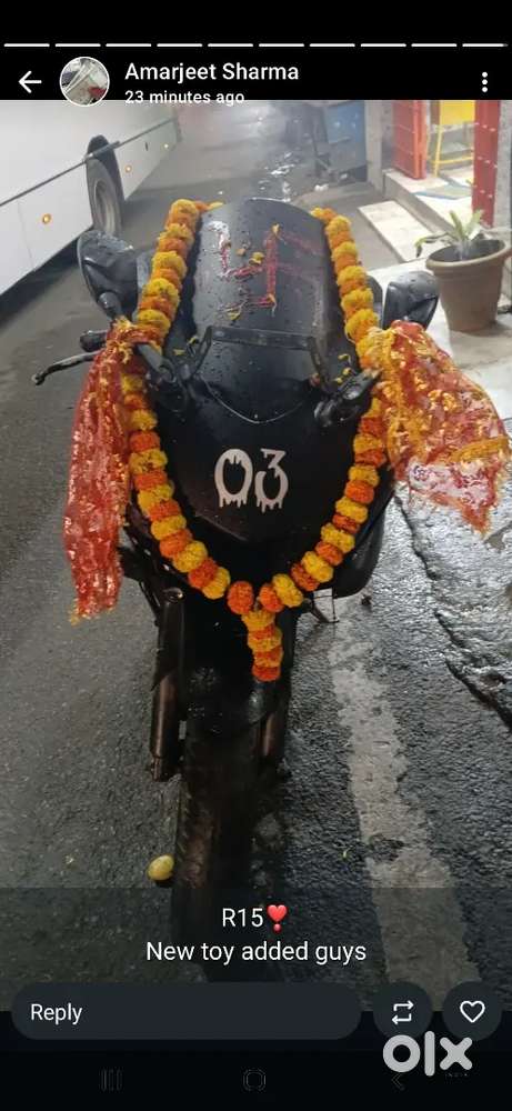 R15 version 3 full condition Mein Koi kharabi Koi dikkat Nahin