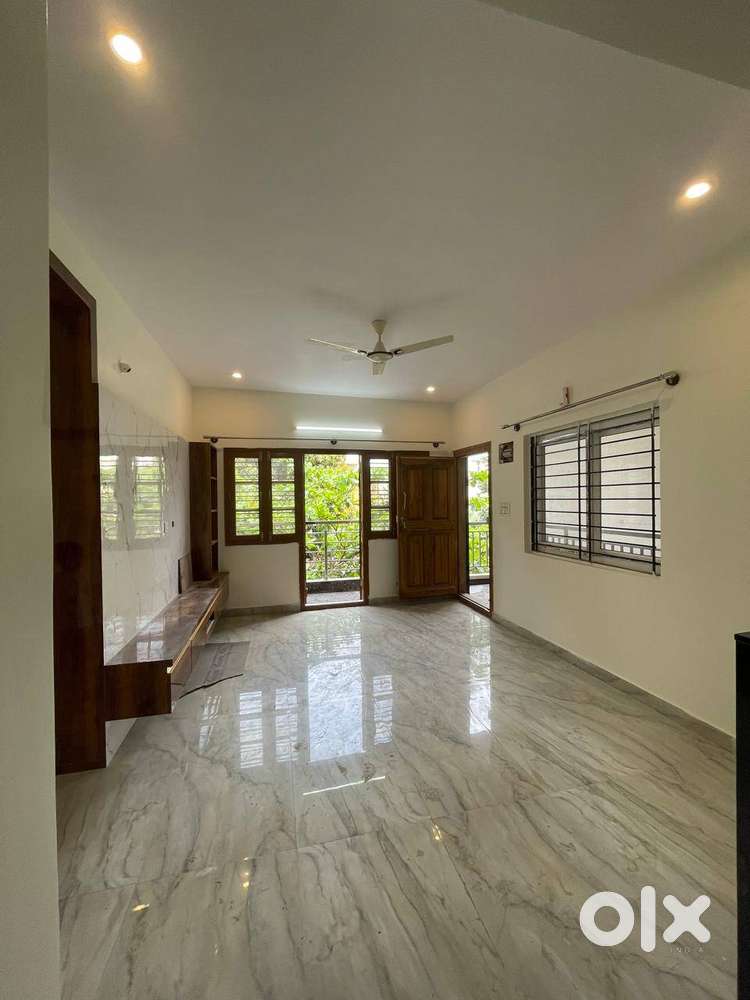 2BHK builder floor for LEASE in Domlur - US0668