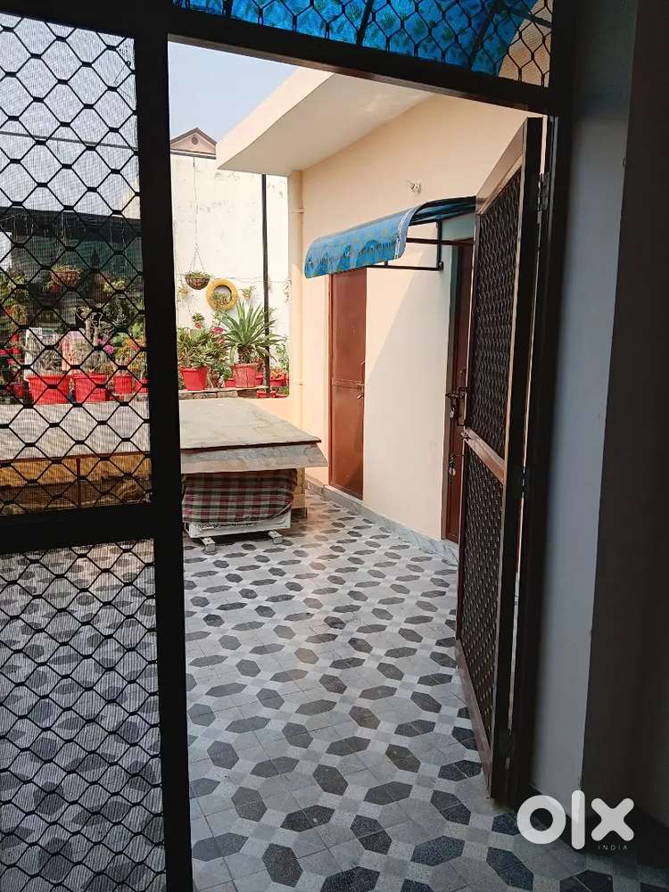 1.5 bhk Floor available  for rent