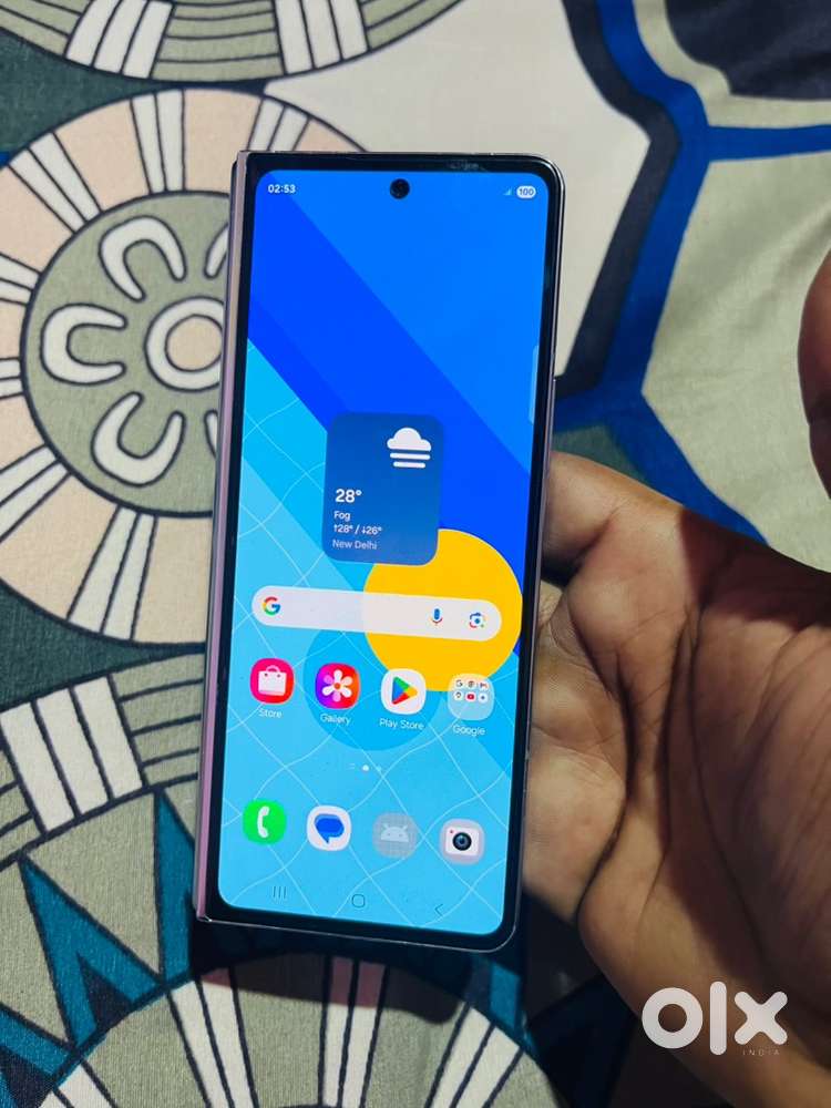 Samsung fold 5 12/512gb only upper display working phone and my id