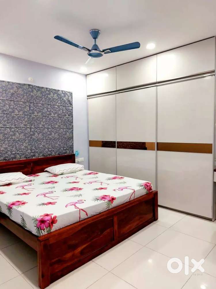 1 room owner free fully furnished available in 2bhk flat