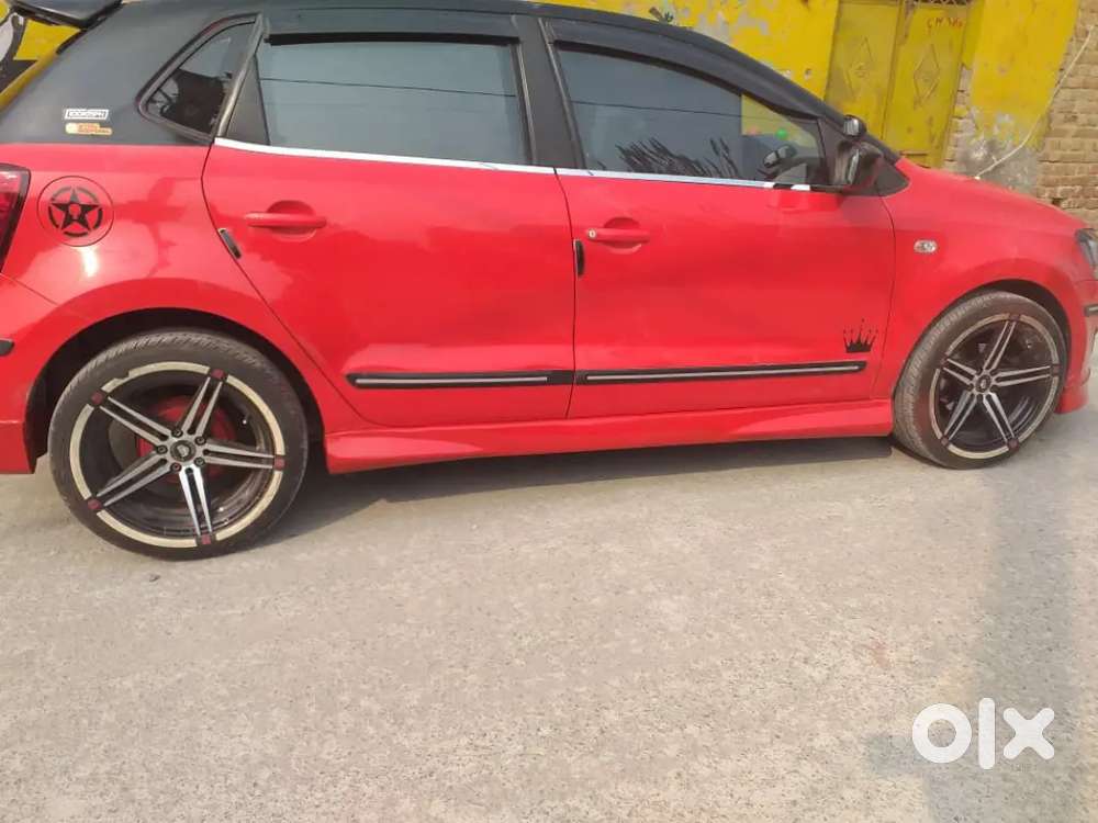 Car body spoiler lights