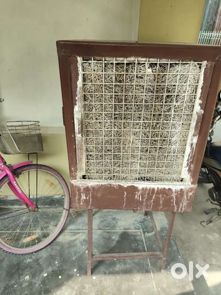 Cooler, 3 hours old, perfectly working