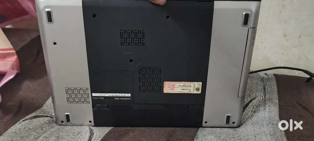 Laptop DELL VOSTRO 3550