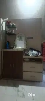 Dressing table