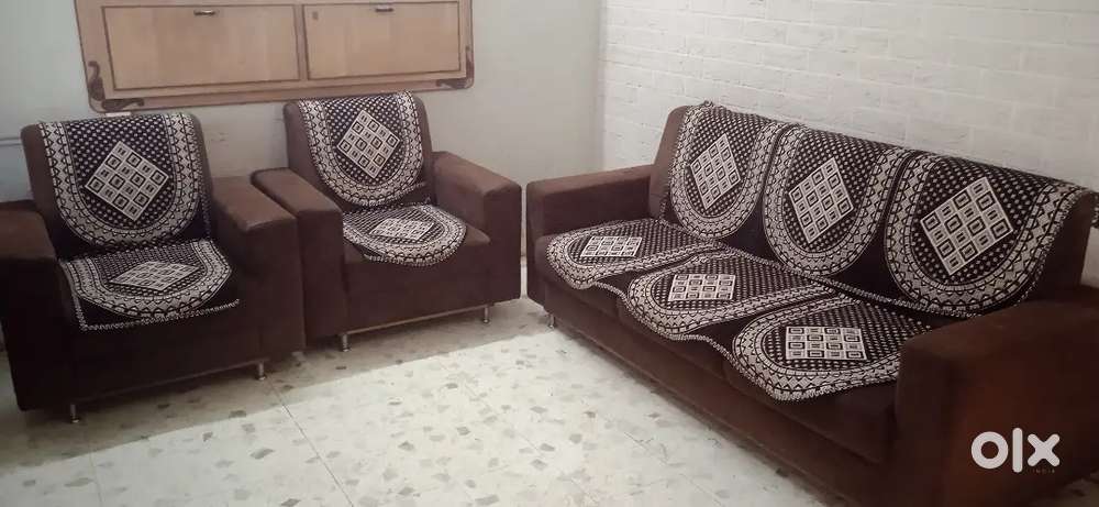 3+2 sitting sofa with brown colour with sagstik/ plywood