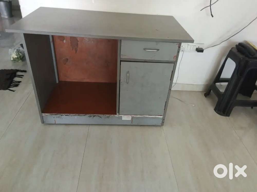 Study table/Desk/Computer table