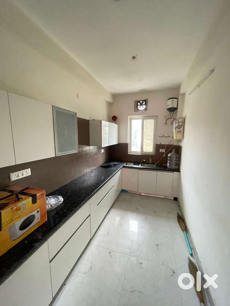2BHK SINGLE STORY 2 SIDE OPEN 8 MARLA HOUSE