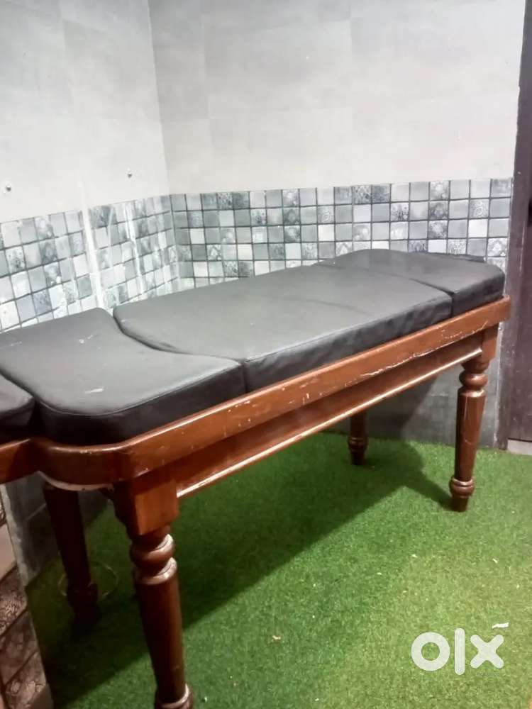 Massage table