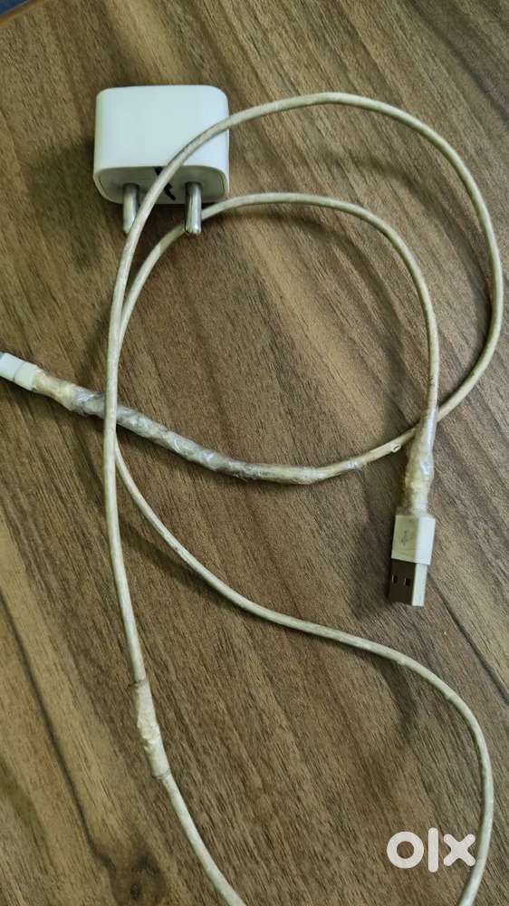 iPhone 11 to 13 series adaptor with lighting cable