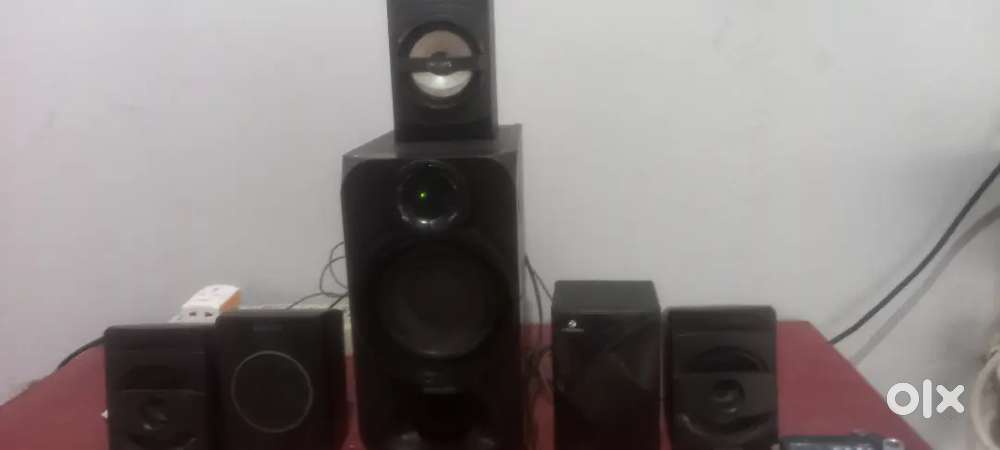Phillips 5 1 home theatre  subwoober  and 5 speakers