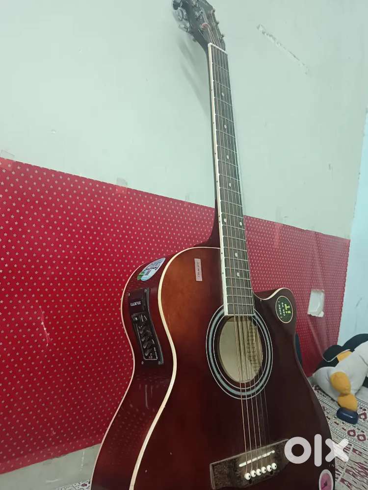 New acoustic semielectric Guitar