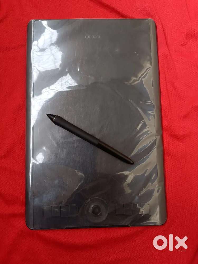 Wacom Intuos pro Tablet (Medium)