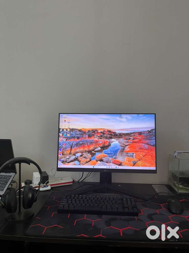 Lg ultra gear gaming monitore FHD 144hz ,Keyboard,Mouse, Headphone