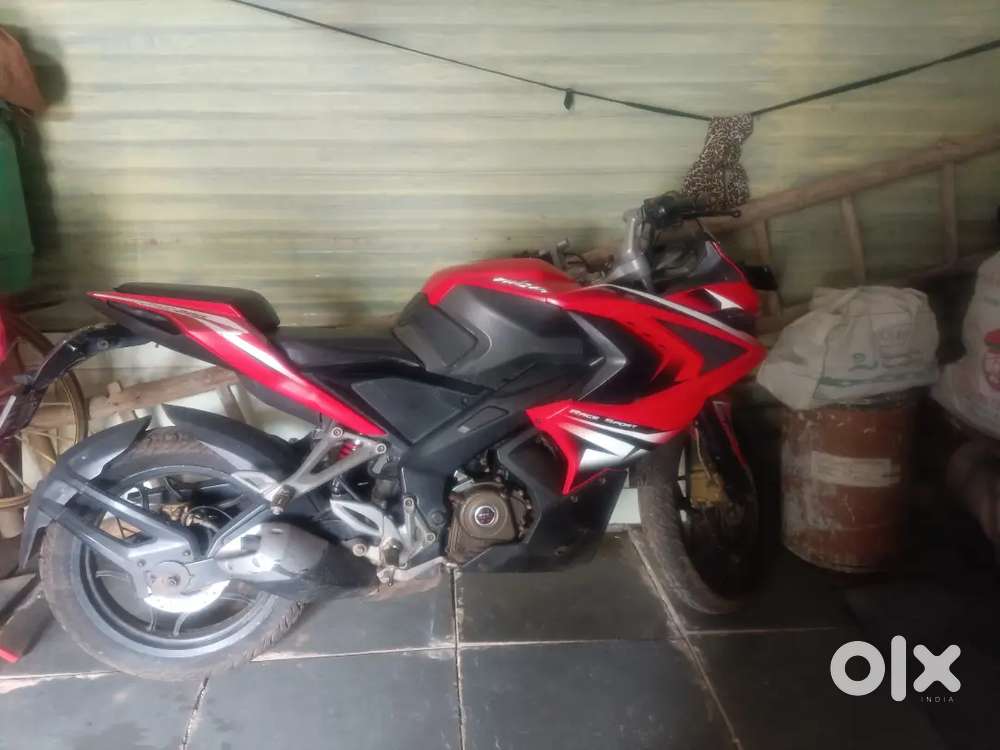 Bajaj Pulsar Rs 200 BS3 model
