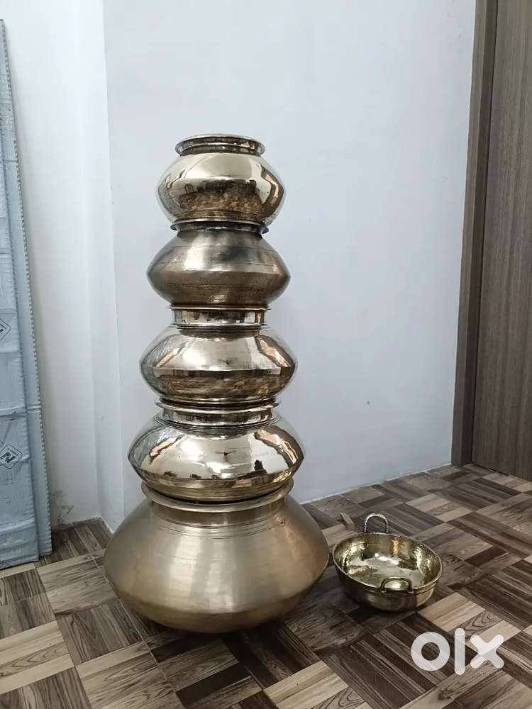 Antiqe Rice cooking vessels