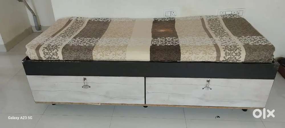 Diwan Cot with Bed and Glass Table