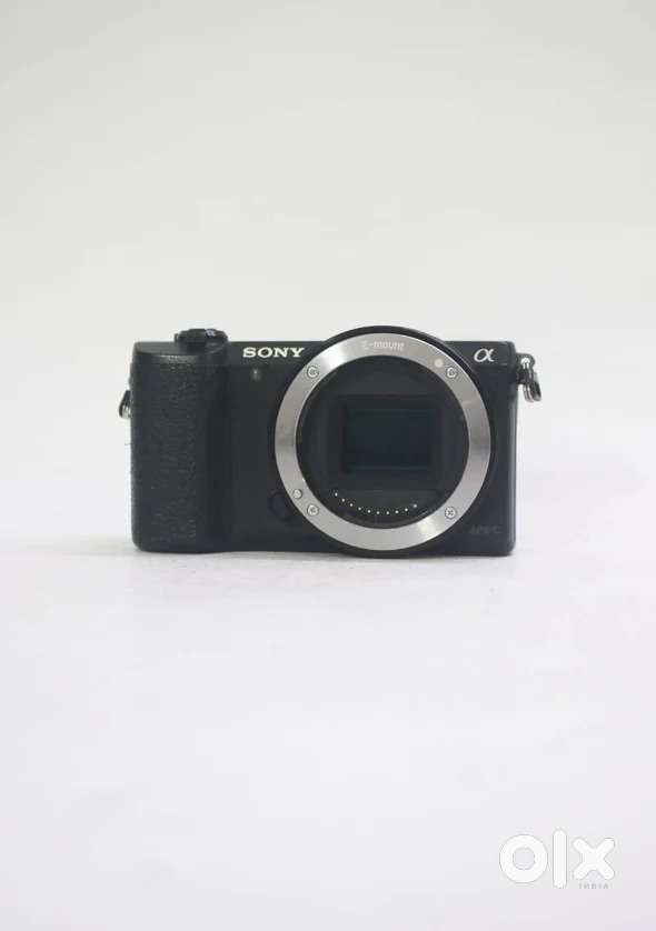 Used Sony A5100 with E 55-210mm F4.5-6.3 Telephoto Lens