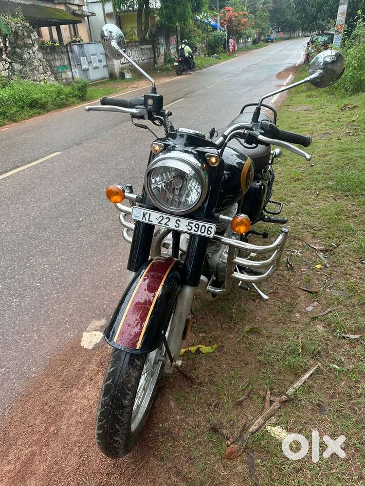 Classic 350 Halcyon black