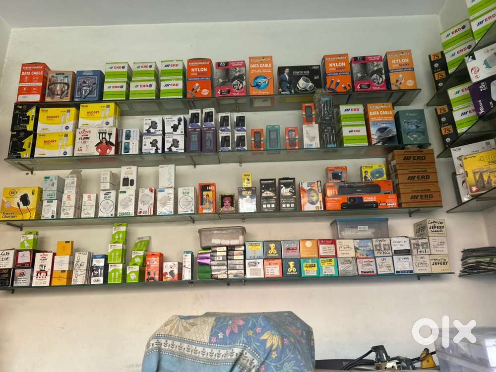 Shop per kam karne wale ladke ki jrurt hai mobile shop hai