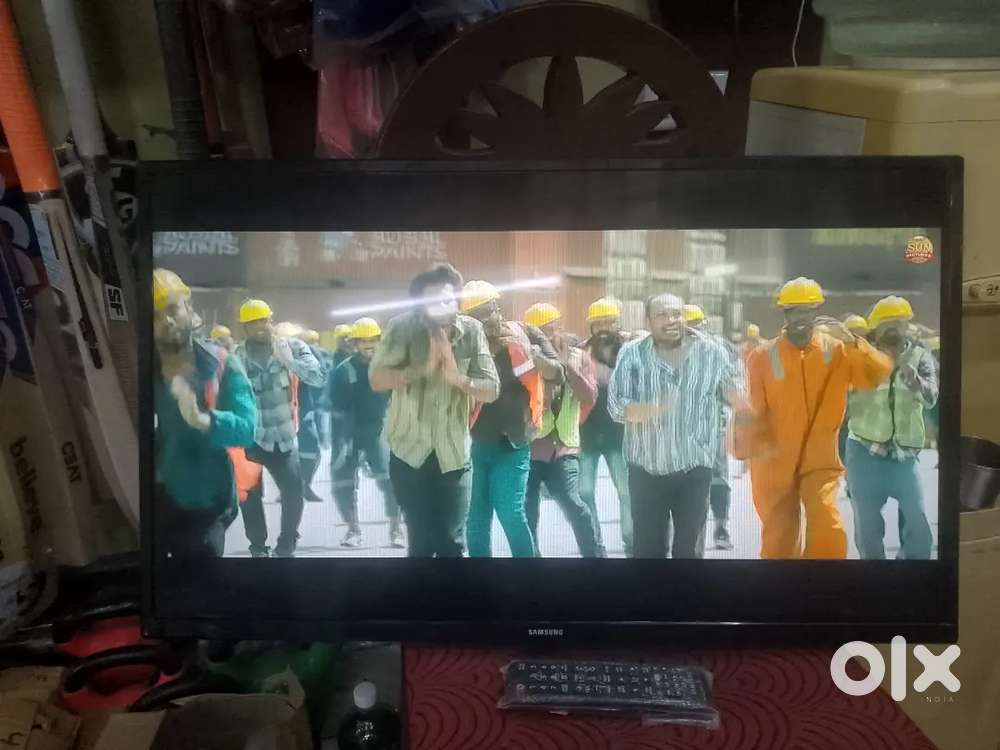 Samsung 32 smart led tv( -price fixed)