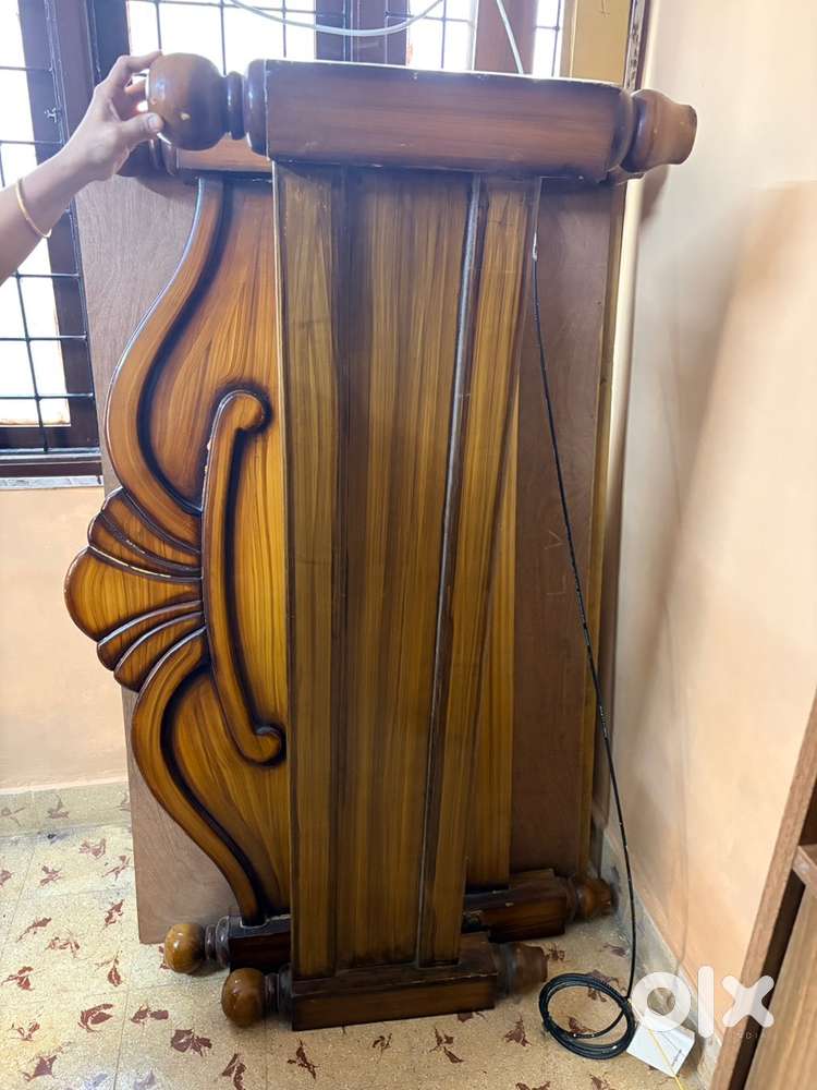 Queen Size Wooden Bed