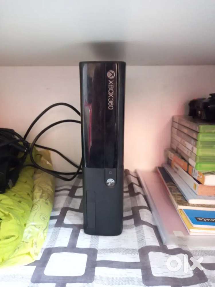 XBOX 360E 250 GB