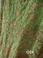 1 time used dry cleaned lehenga with blouse n duppata.Medium size