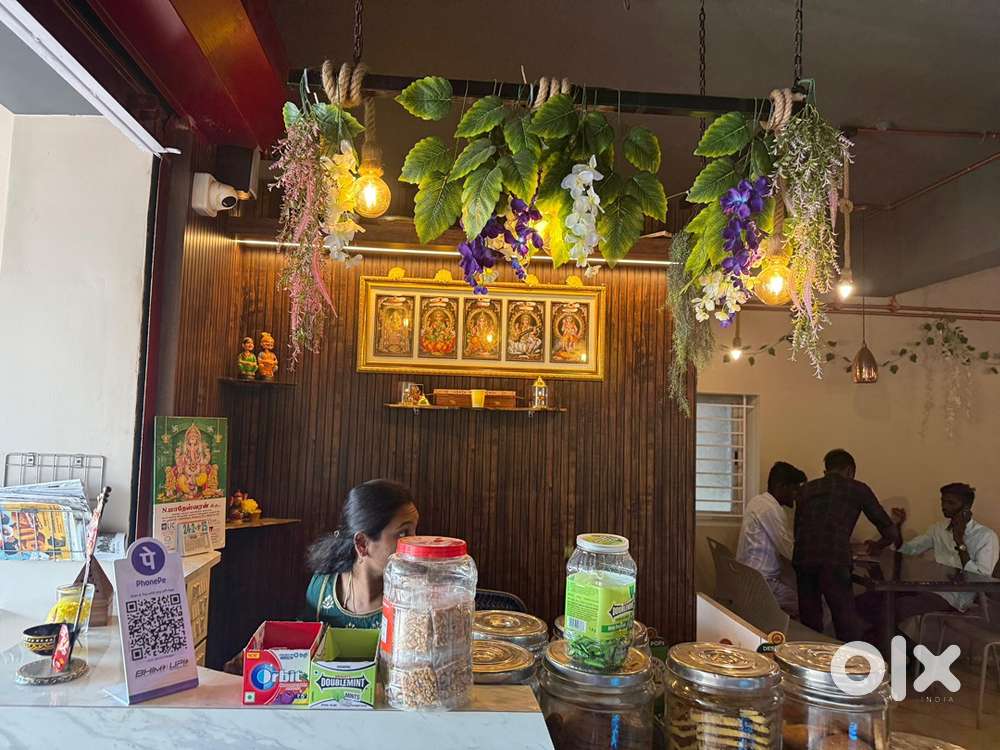 Coffee shop for sale in running working condition