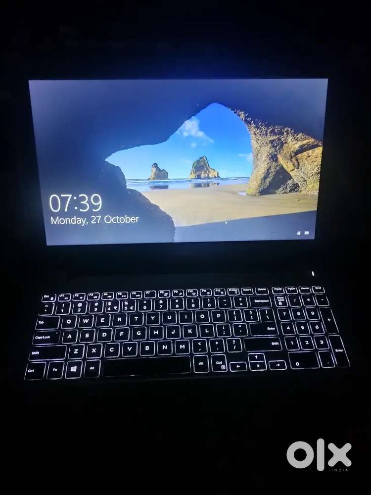 Dell Inspiron i3 6th gen very neat condition