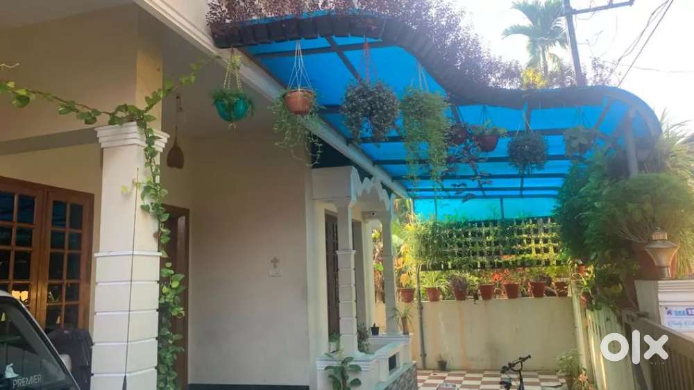 Near Aluva Companyppady 500 Mtr Distence 6 Year's Old House For Sale