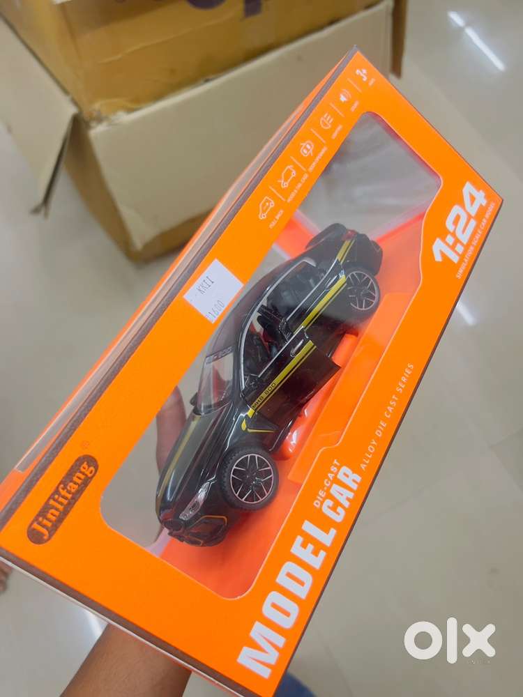 BMW M8 , MERCEDES MAYBACH,