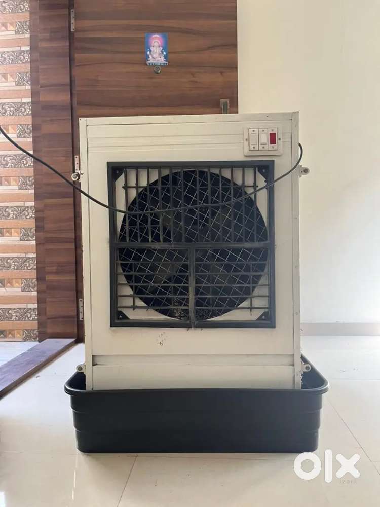 High-Quality Cooler (1 Year Used)