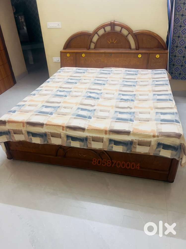 DOUBLE BED WITH MATTRESS