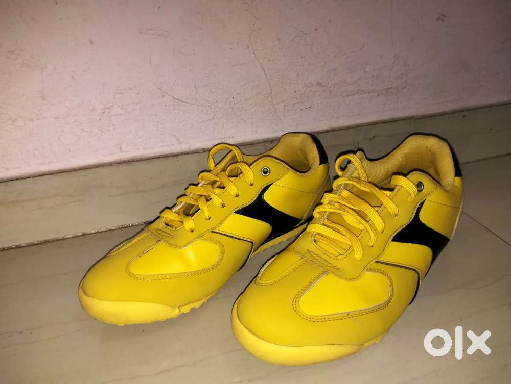 Branded sports shoes in excellent condition,best price size 7