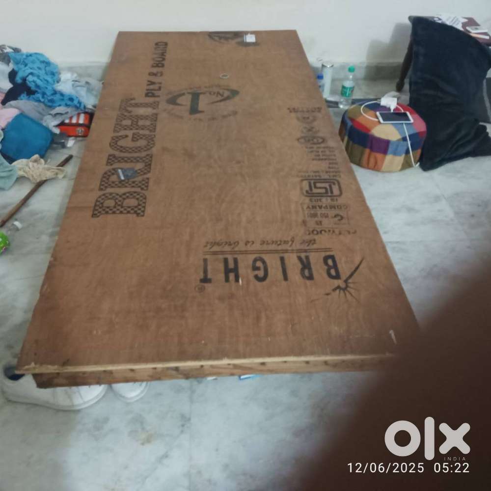 single wooden bed 3 feet by 6 and half feet mayur ivhar1 negotiable