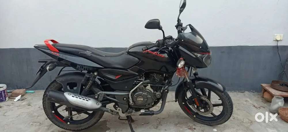 एक हाथ का गाड़ी है साथ में ट्रांसफर भी