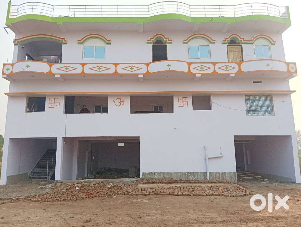 A 08 rooms fully furnished house flats type