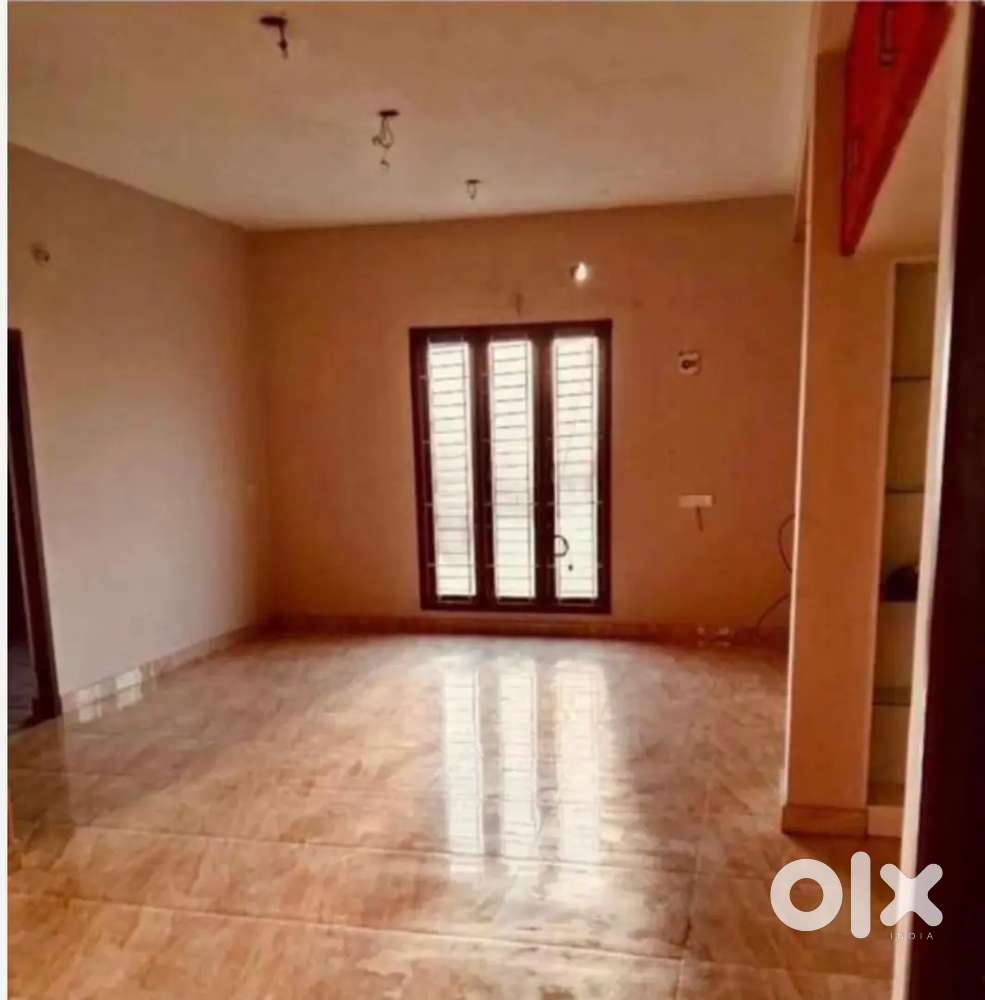 Looking for female flatmate