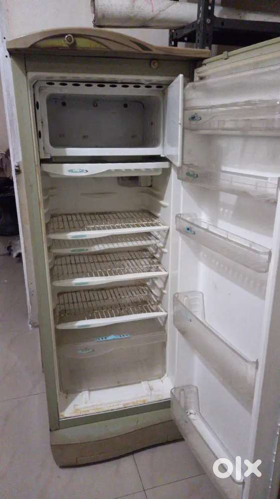 ગોદરેજ નુ ફ્રિજ વેચાવાનુંછે. નવુ કામપ્રેશન.