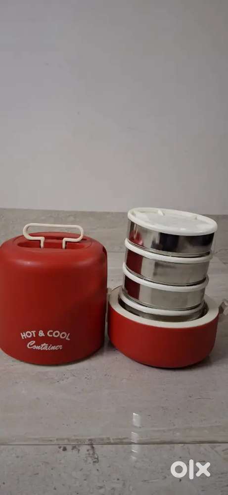 Hot and cool lunch box- Red