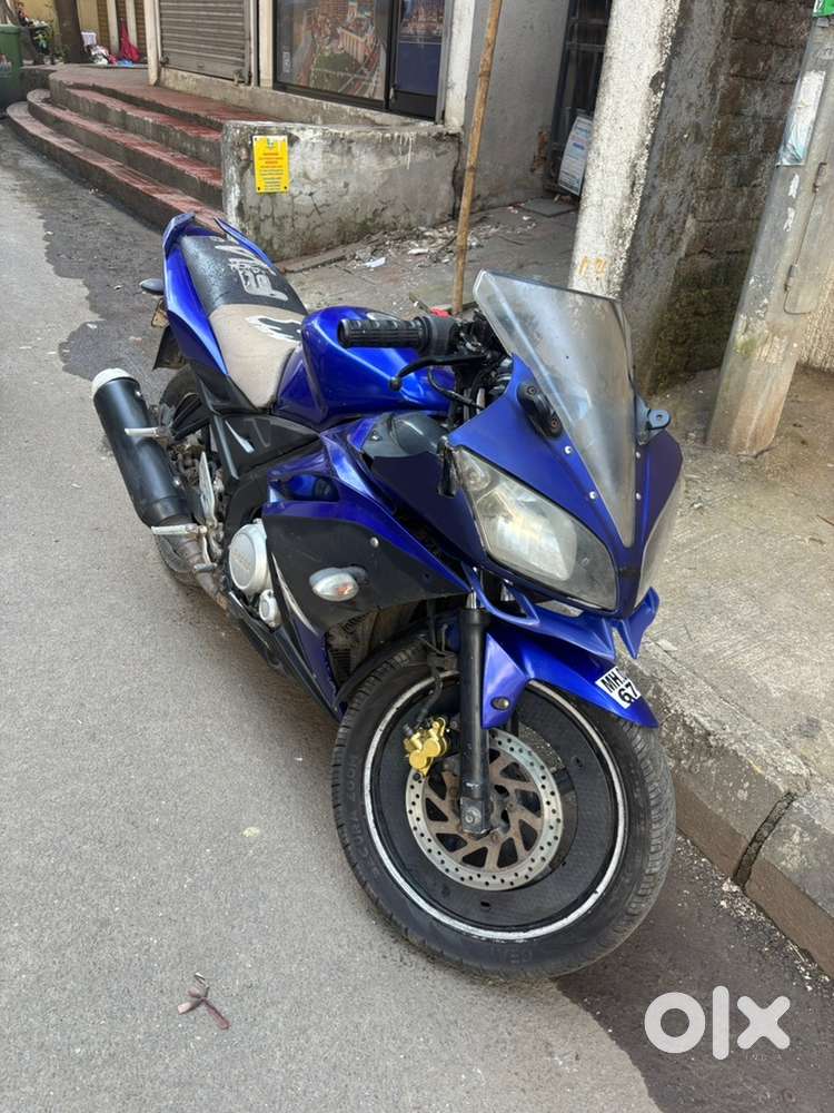 Yamaha R15 V1 (2011)