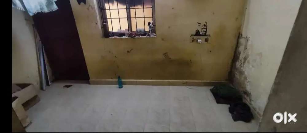 2 members want for room sharing