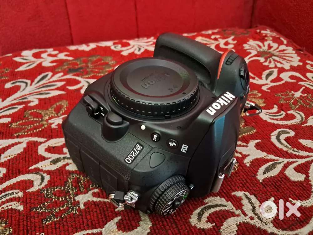 Nikon D7200 professional dslr camera.