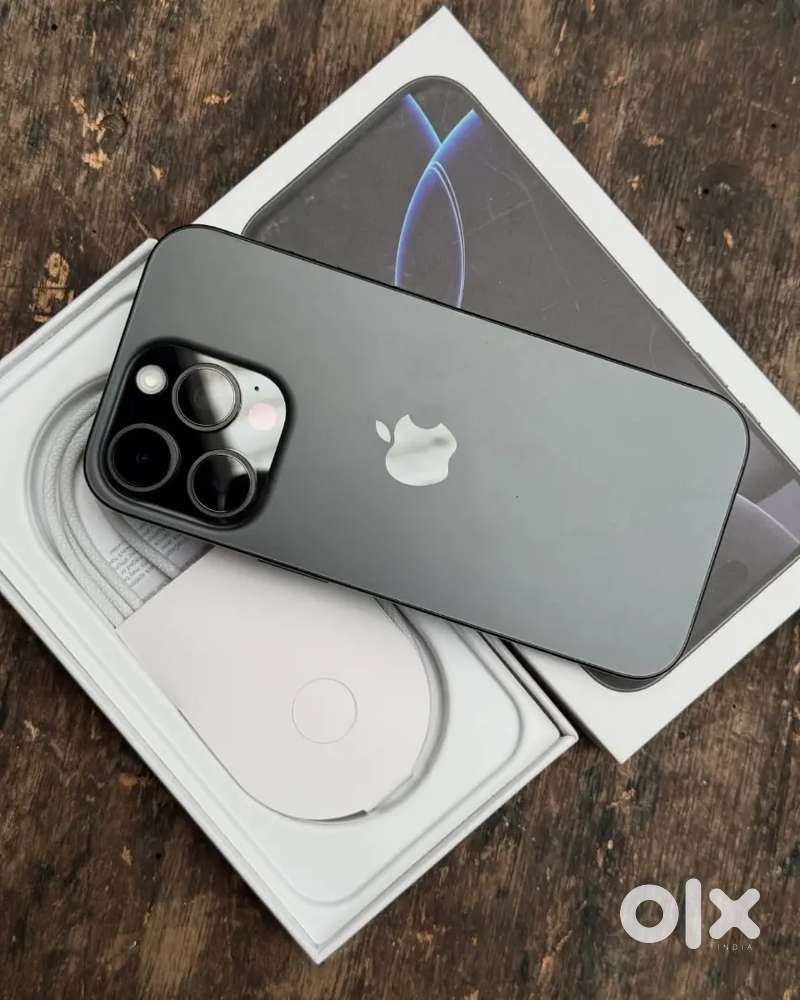 2 months old Apple I phone 14 95% battery health with documents