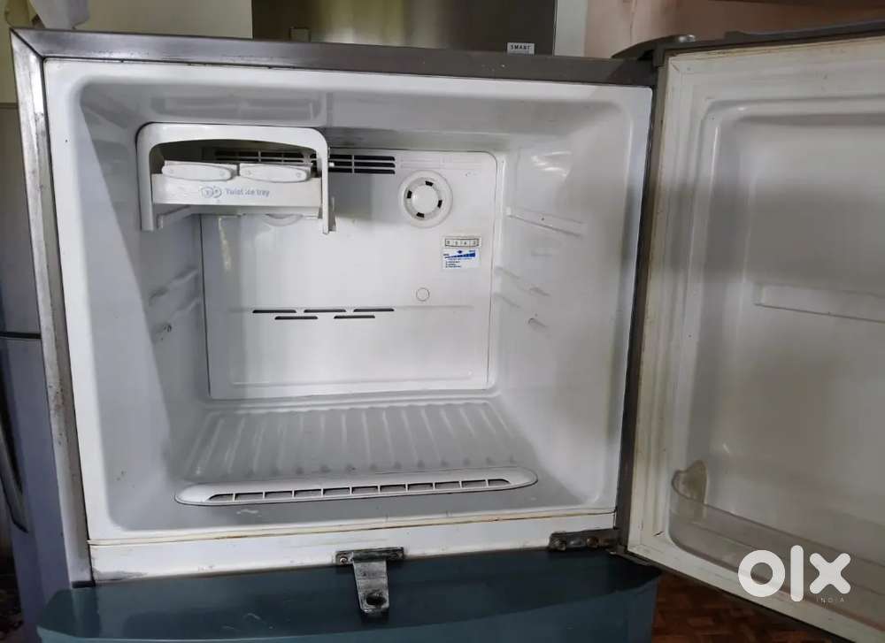 LG 280 litres Double door fridge & freezer