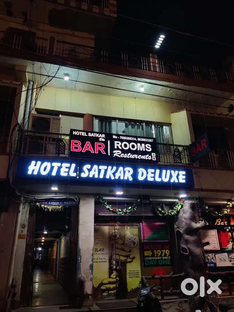 Vacancy for Waiter to work in satkar bar korba