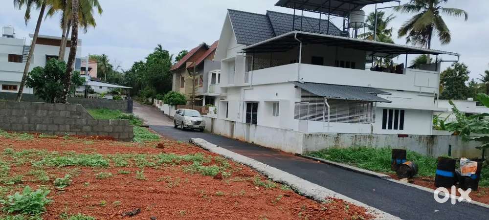 6,7,8, 10 20 cent plots available angamaly NH kariyadu 500 meater